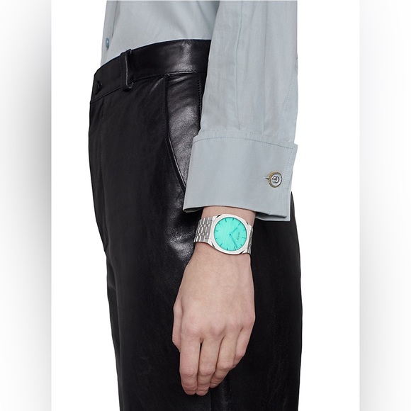 Gucci Watch.  ⭐️⭐️ Comes with Full Gift Box.   Newest Style. Sized for women 6.5 - Picture 2 of 6